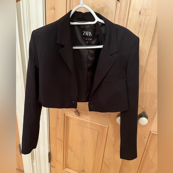 Zara Cropped Black Blazer NEVER WORN - Picture 4 of 8